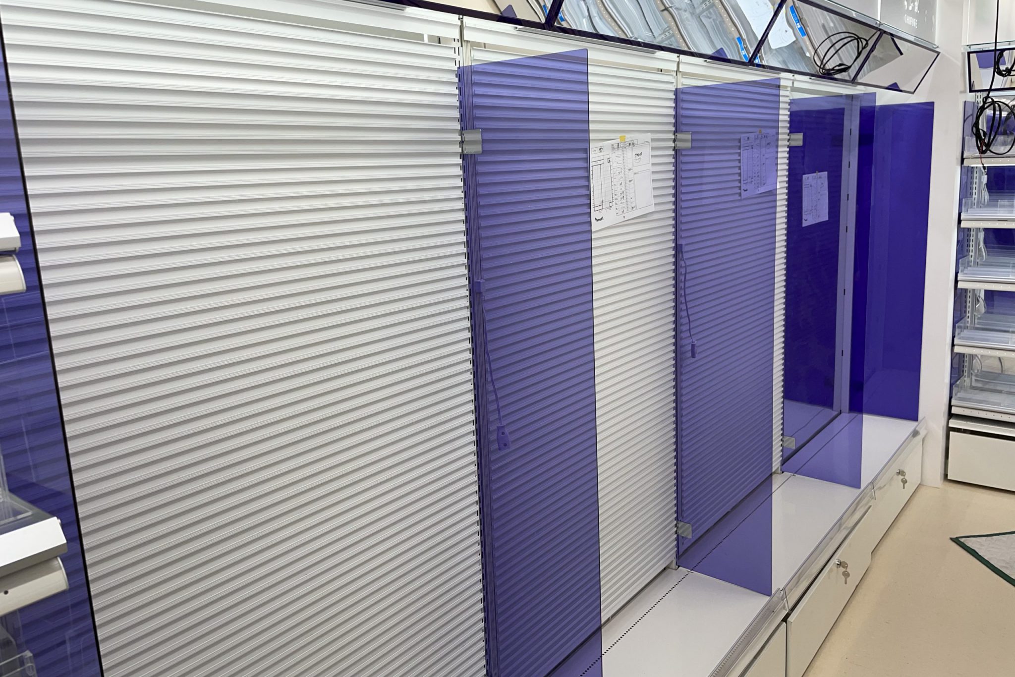 ドラッグストア様新店に什器導入しました！ 株式会社泉美什器